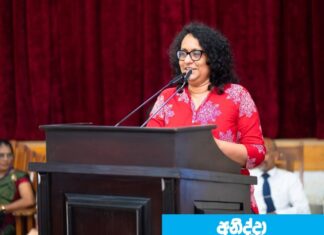 අගමැතිනියගේ රැස්වීමට නොපැමිණි ගුරුවරුන් ගැන වාර්තාවක් ඉල්ලයි