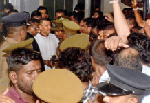 එයාබස් ගනුදෙනුව: නාමල් රාජපක්ෂ සැකකරුවෙකු ලෙස නම් කරයි