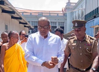 ඥානසාර හිමි චීවරයෙන් අධිකරණයට ඉදිරිපත් කරන ලෙස ඉල්ලා ශ්රේෂ්ඨාධිකරණයට පෙත්සමක්