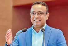 මනූෂ නානායක්කාර අල්ලස් කොමිසමට